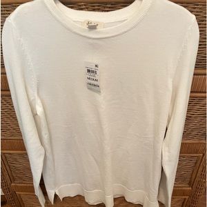 Pullover lightweight sweater.  Size Medium